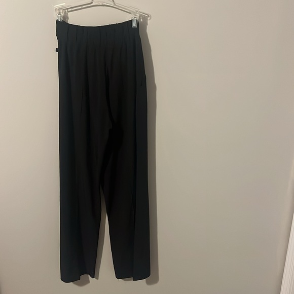 Lululemon Noir Pant
Black - Picture 10 of 16
